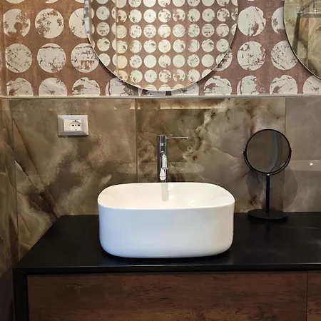 Out Finish Ortensia Apartment